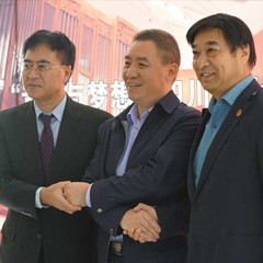 bc贷再出手公益，为四川25所小学捐赠bc贷高科技钢琴